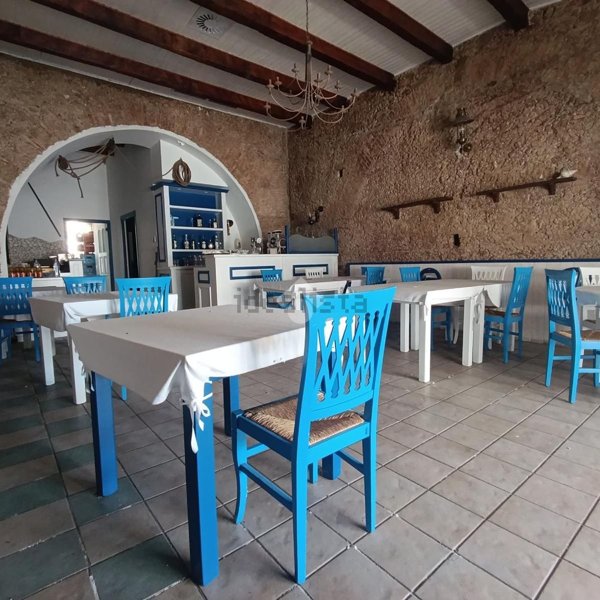 locale commerciale in vendita a Cropani