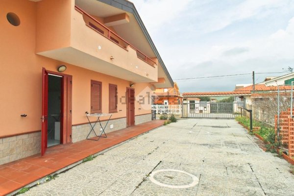 casa indipendente in vendita a Cropani