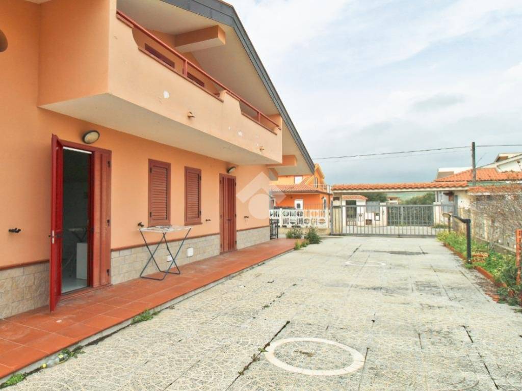 casa indipendente in vendita a Cropani