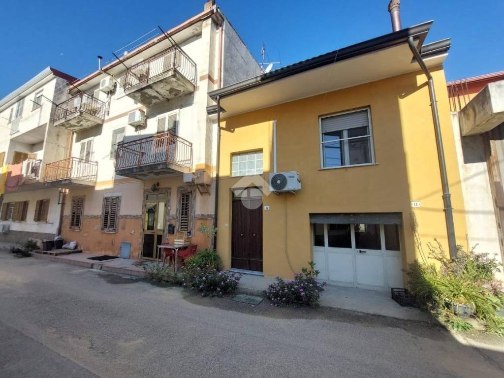 casa indipendente in vendita a Cropani in zona Cropani Marina