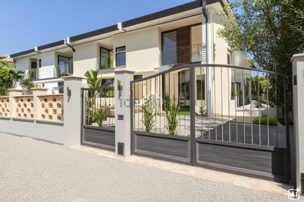 casa indipendente in vendita a Cropani