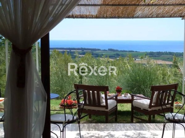 casa indipendente in vendita a Cropani