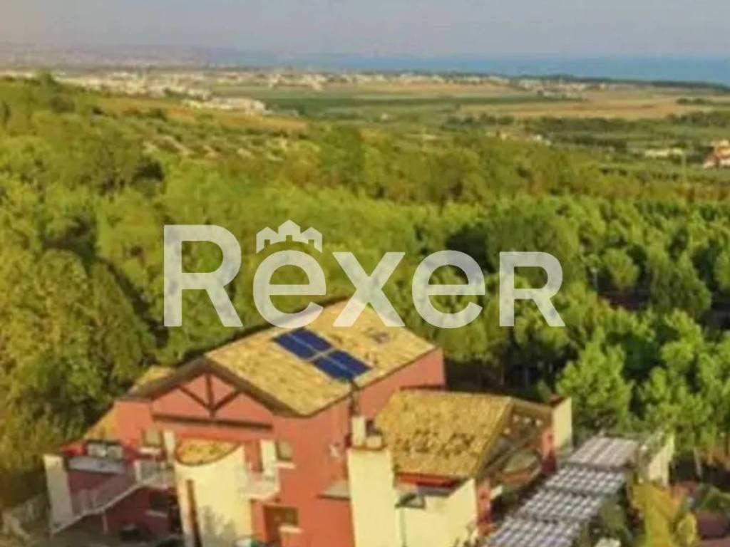 casa indipendente in vendita a Cropani