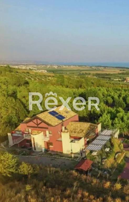 casale in vendita a Cropani in zona Cropani Marina