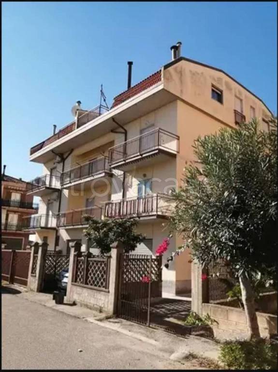 appartamento in vendita a Cropani in zona Cropani Marina