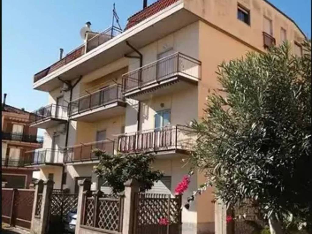 appartamento in vendita a Cropani in zona Cropani Marina