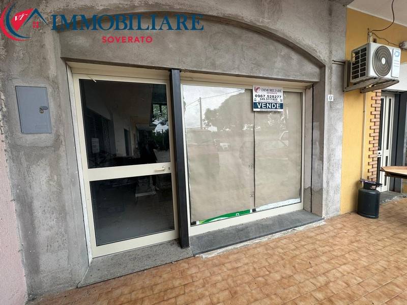 locale commerciale in vendita a Davoli