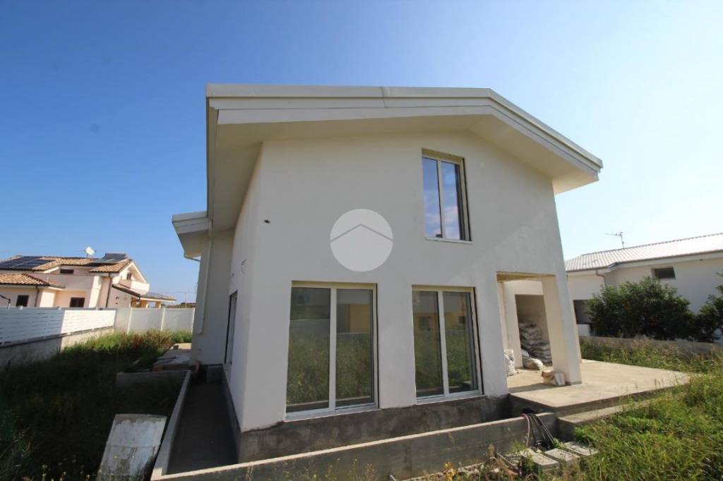 casa indipendente in vendita a Davoli