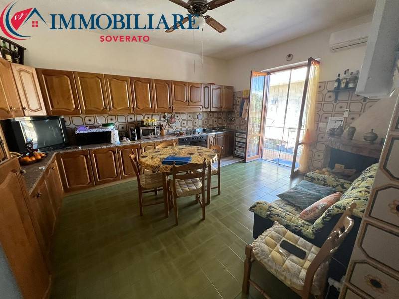 intera palazzina in vendita a Davoli