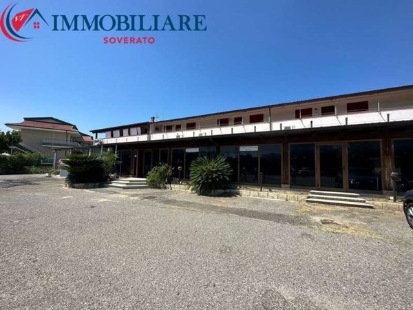 locale di sgombero in vendita a Davoli