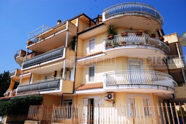 appartamento in vendita a Davoli