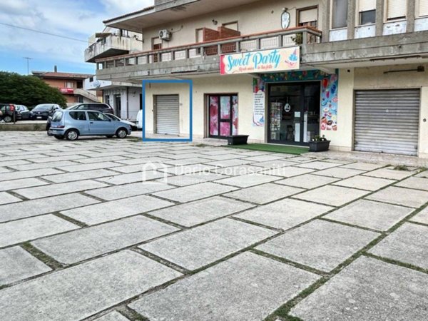 negozio in vendita a Davoli