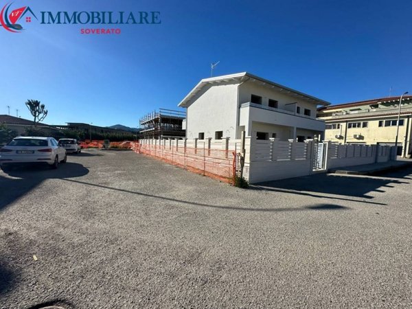casa indipendente in vendita a Davoli