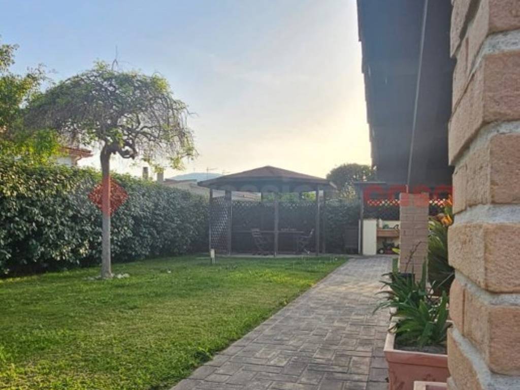 casa indipendente in vendita a Davoli