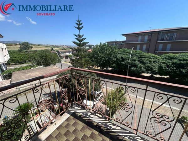 appartamento in vendita a Davoli