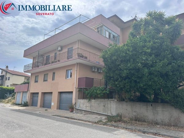 appartamento in vendita a Davoli