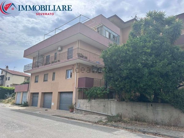 appartamento in vendita a Davoli