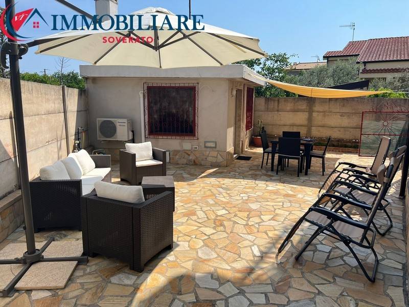 appartamento in vendita a Davoli