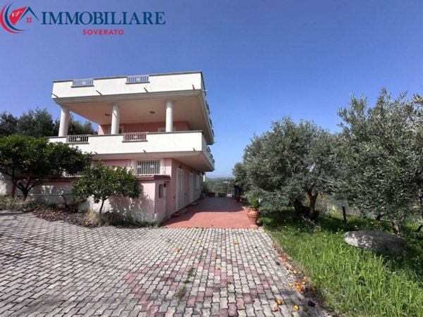 casa indipendente in vendita a Davoli