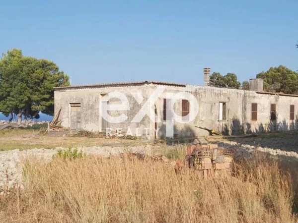 casa indipendente in vendita a Davoli
