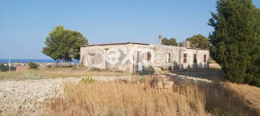 casa indipendente in vendita a Davoli