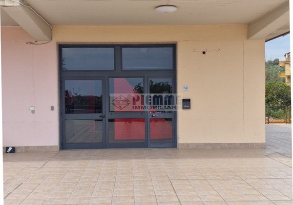 negozio in vendita a Davoli