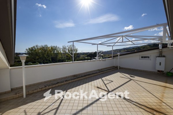 appartamento in vendita a Davoli