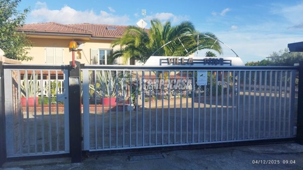 casa indipendente in vendita a Davoli