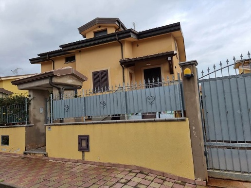 casa indipendente in vendita a Davoli