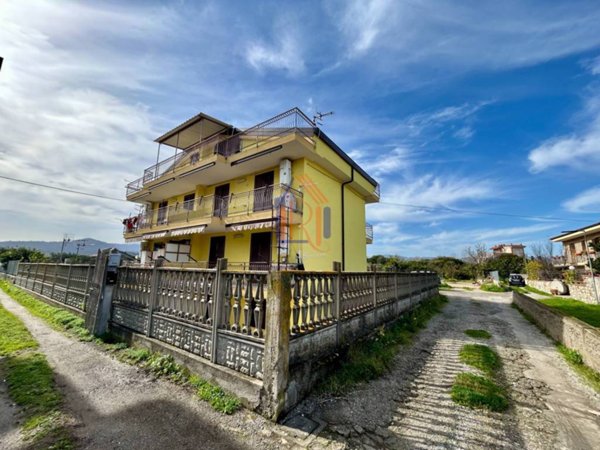 appartamento in vendita a Davoli