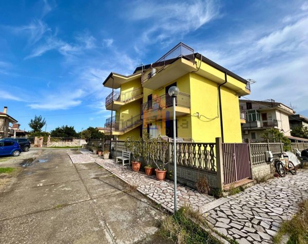 appartamento in vendita a Davoli