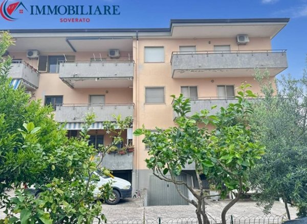 appartamento in vendita a Davoli