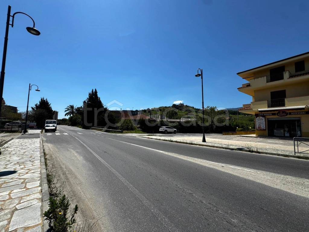 appartamento in vendita a Davoli