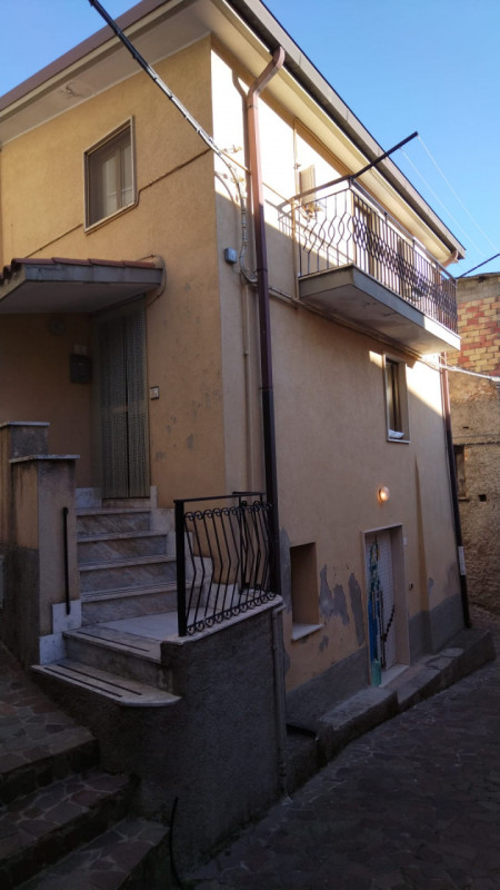 casa indipendente in vendita a Davoli