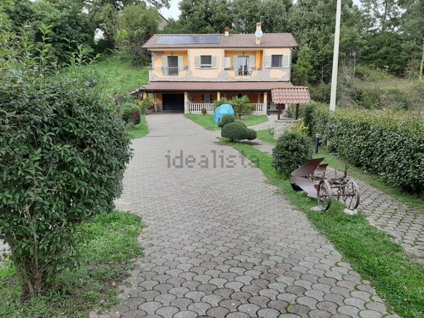 casa indipendente in vendita a Decollatura