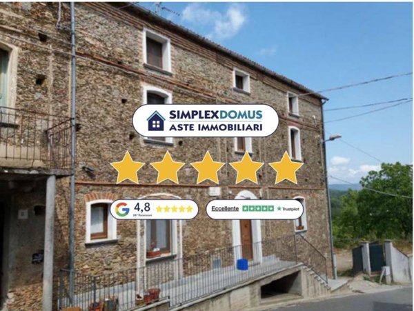 casa indipendente in vendita a Decollatura in zona Tomaini