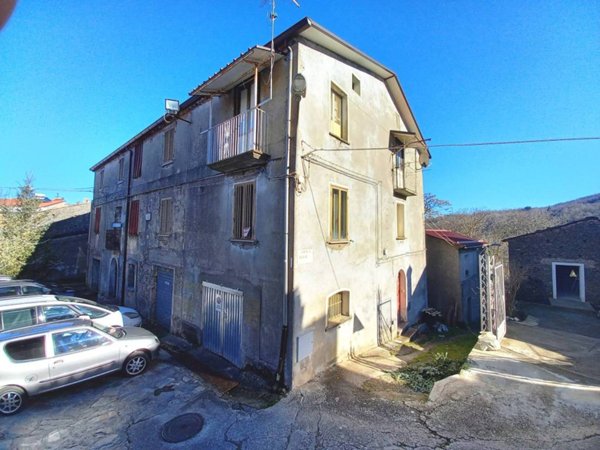 casa indipendente in vendita a Decollatura in zona Cerrisi
