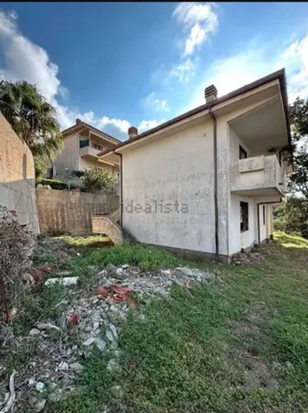 casa indipendente in vendita a Falerna