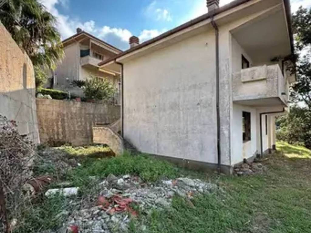 casa indipendente in vendita a Falerna in zona Falerna Scalo