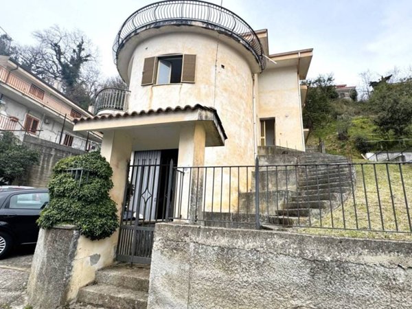 casa indipendente in vendita a Falerna