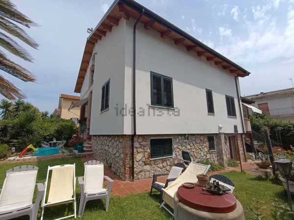 casa indipendente in vendita a Falerna