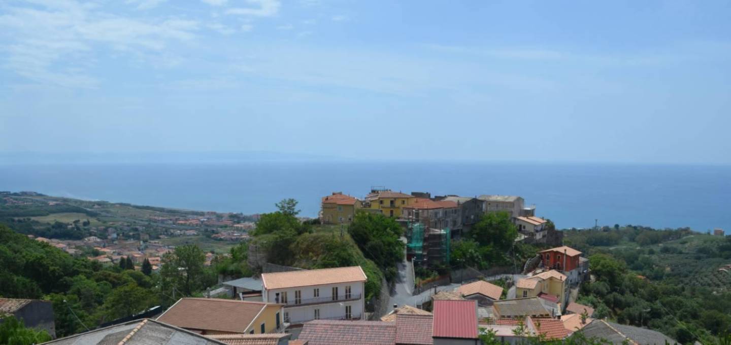 terreno edificabile in vendita a Falerna in zona Castiglione Marittimo