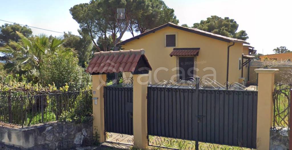 casa indipendente in vendita a Falerna