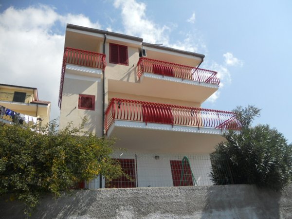 casa indipendente in vendita a Falerna