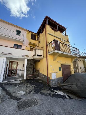casa indipendente in vendita a Falerna