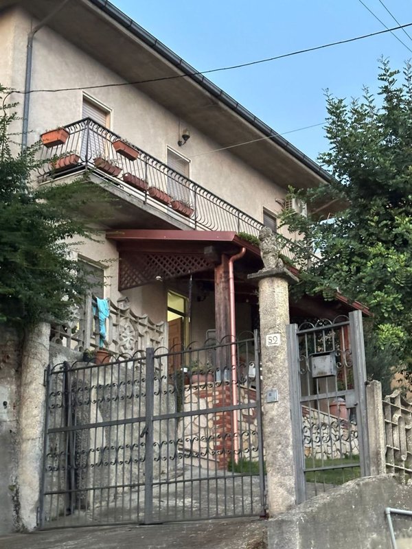 casa indipendente in vendita a Falerna