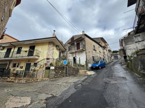 casa indipendente in vendita a Falerna in zona Castiglione Marittimo