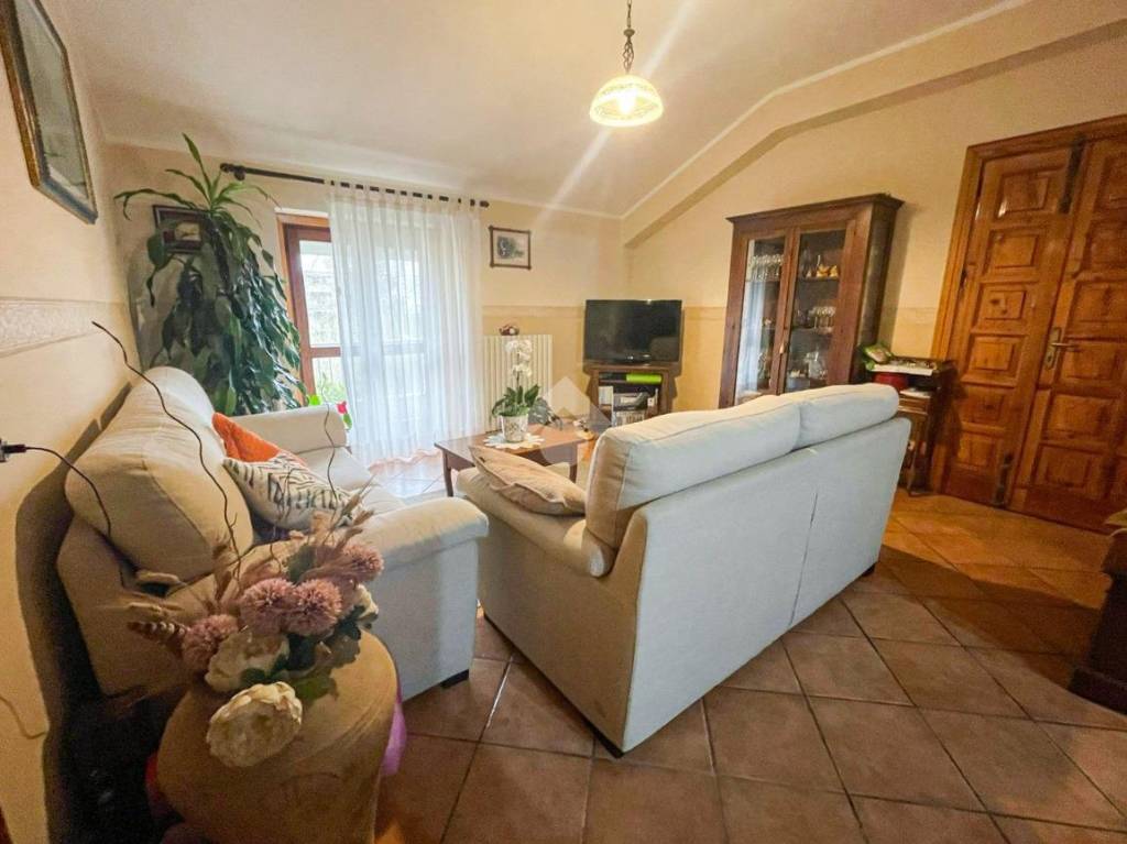 appartamento in vendita a Falerna