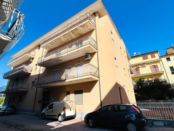 appartamento in vendita a Falerna in zona Falerna Scalo