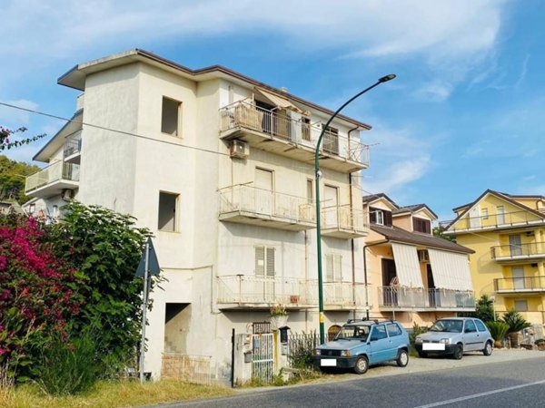 appartamento in vendita a Falerna